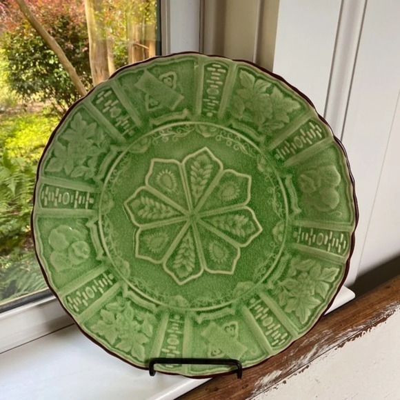 Large Decorative Green Plate - Picture 1 of 4